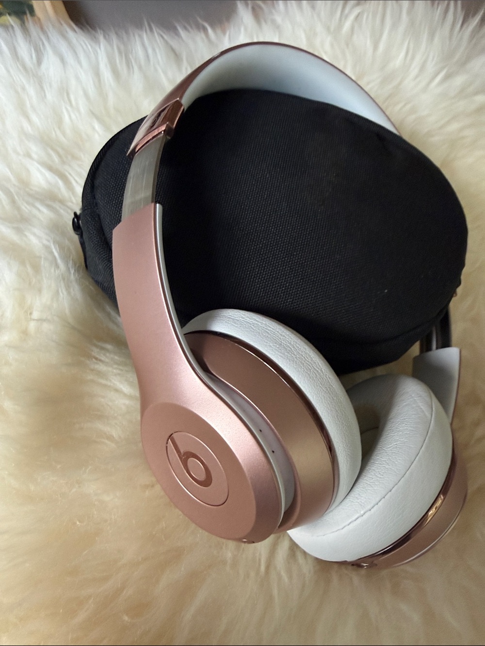 Beats Over-Ear Wireless Headphones - Rose Gold